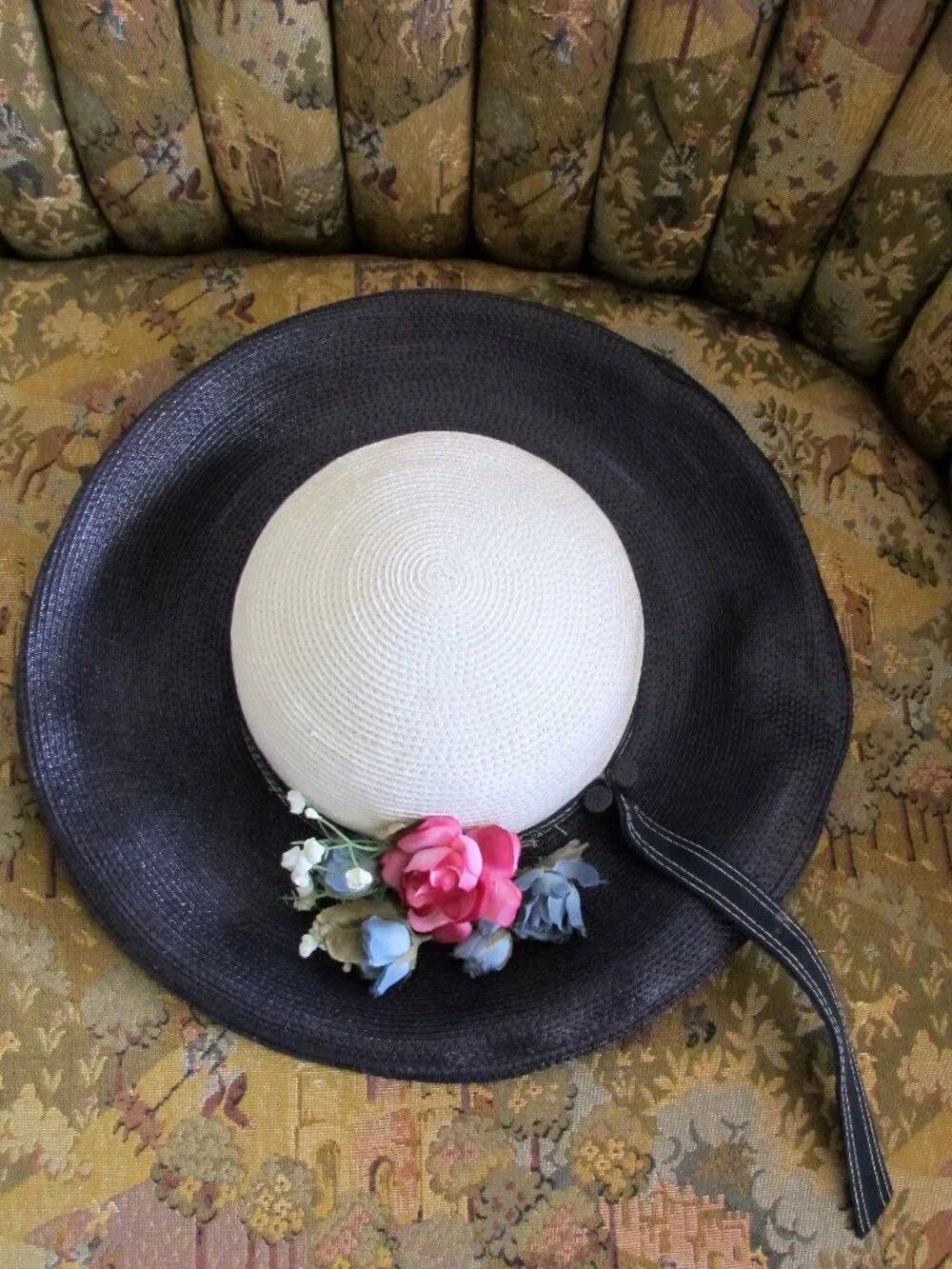 VINTAGE 1950s HAT, S, NAVY & WHITE  w PINK & BLUE FLOWERS, WIDE BRIM, 20" HEAD - Picture 3 of 6